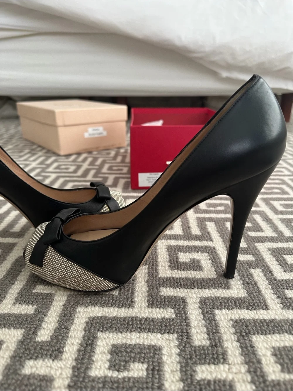 Valentino elegant peep